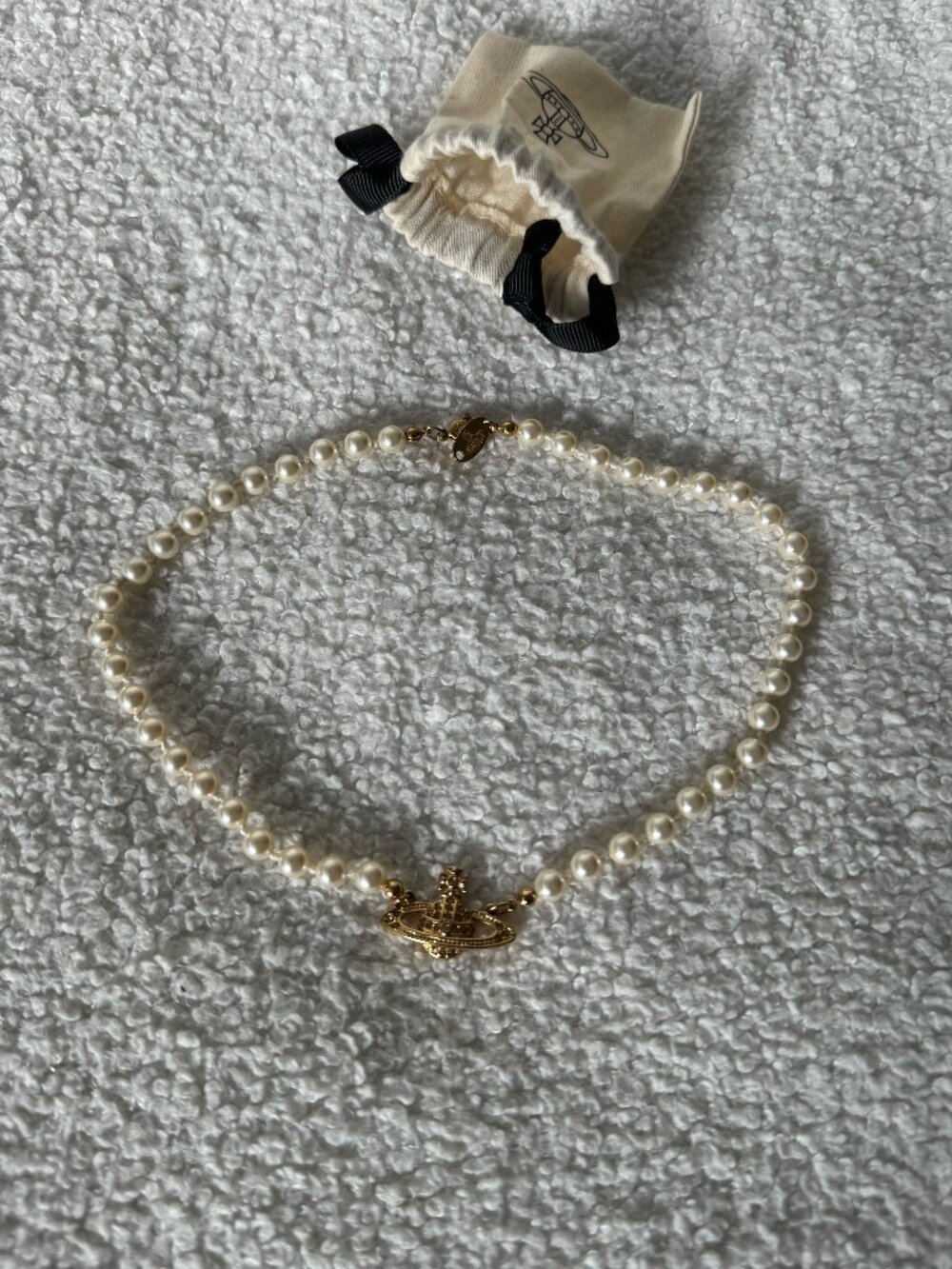 Vivienne Westwood Mini Bas Relief Pearl Choker Gold Orb Necklace Authentic